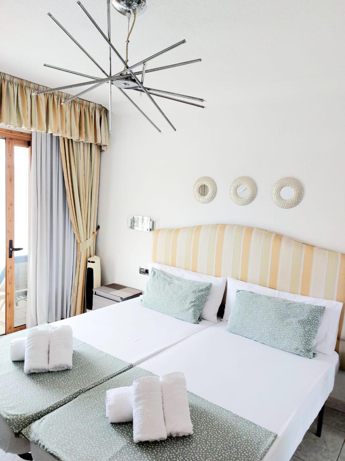 First Line Los Geranios Ocean View Apartment Air Conditioned 50 M From La Pinta Beach アデヘ エクステリア 写真